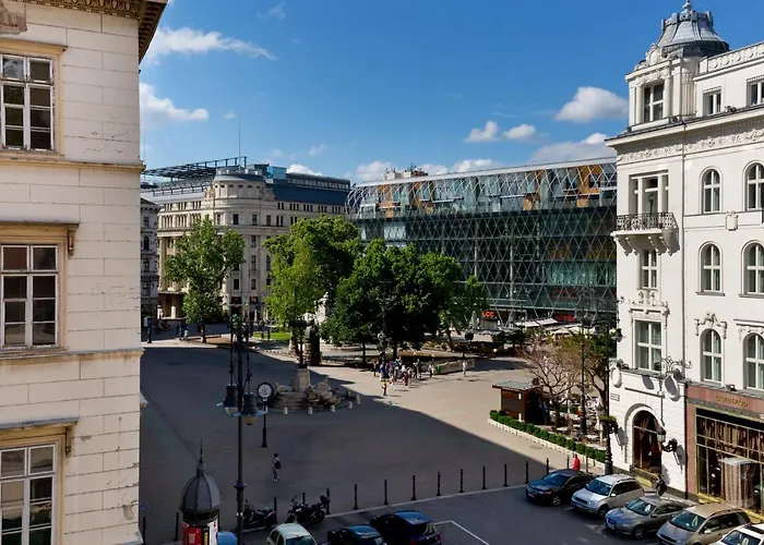 Budapest Central Square 2 Bedrooms Suite - Michaelides Residences