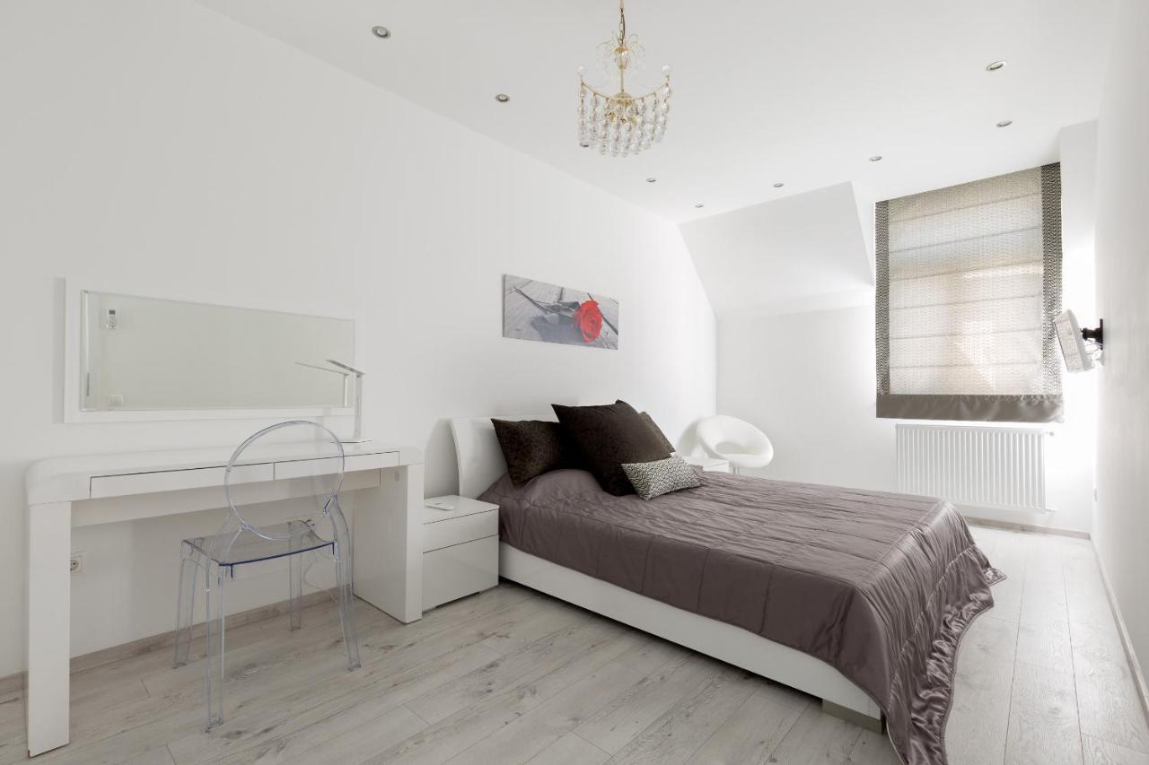 Square 2 Bedrooms - Michaelides Residences Appartamento Budapest