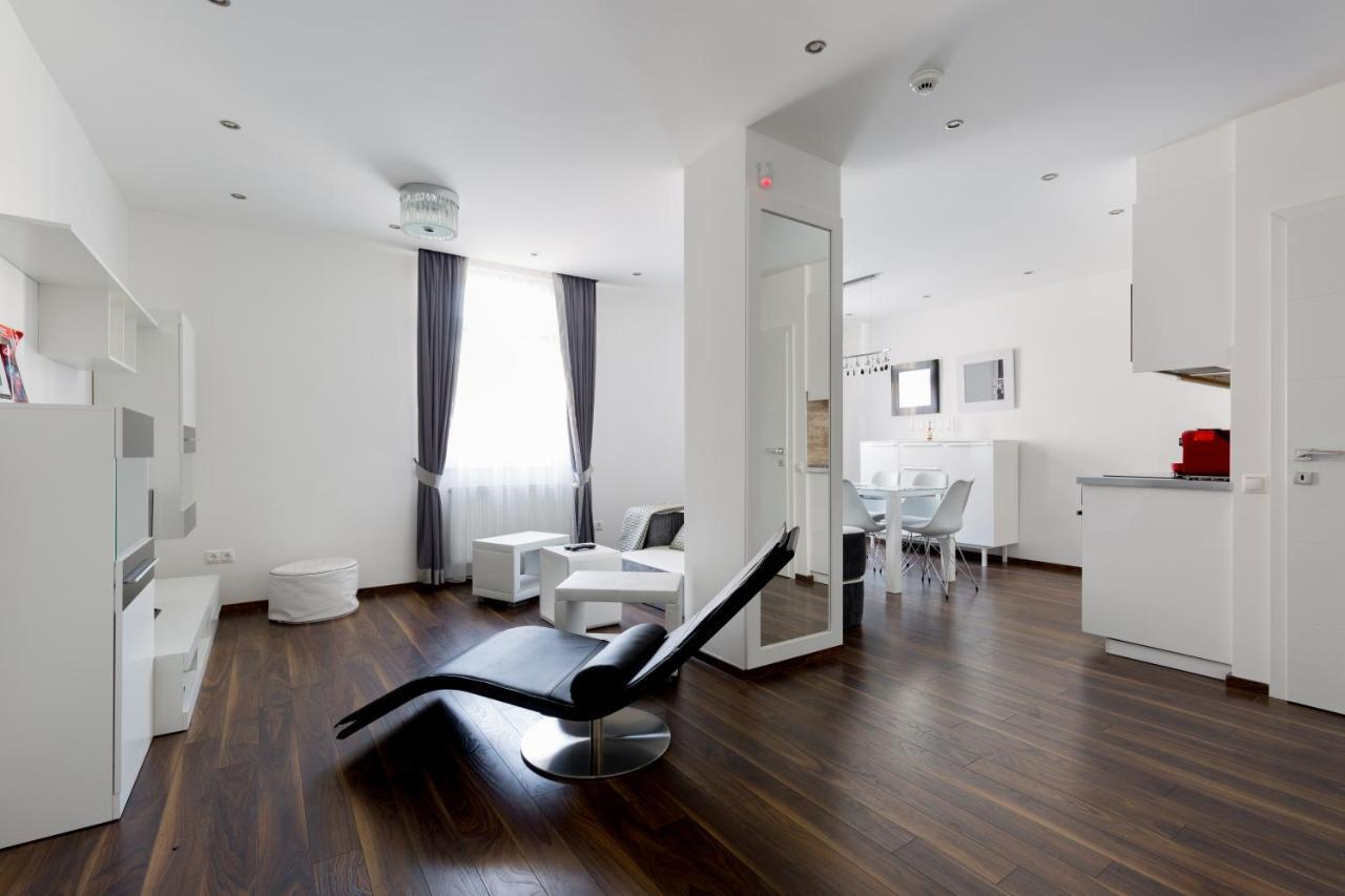 Square 2 Bedrooms - Michaelides Residences Appartamento